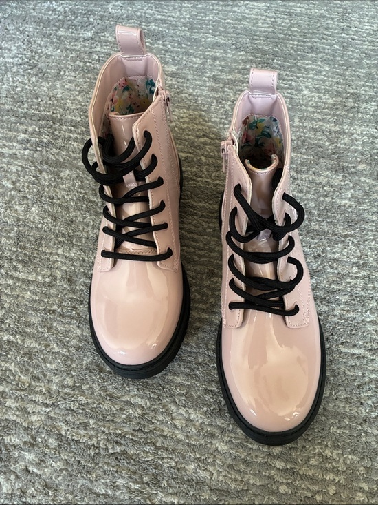 art class Other - Art Class Boots Girls Sz 4 Pink patten leather boots with black laces Blk /Soles